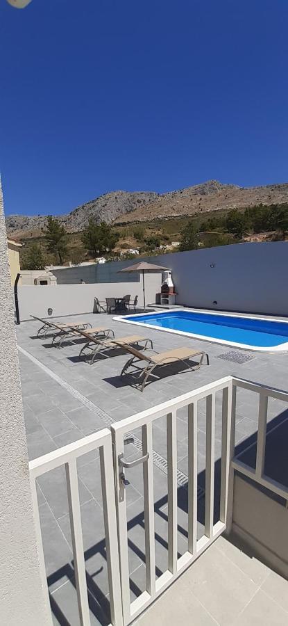House With Private Pool Magdalena Apartment Podstrana Ngoại thất bức ảnh