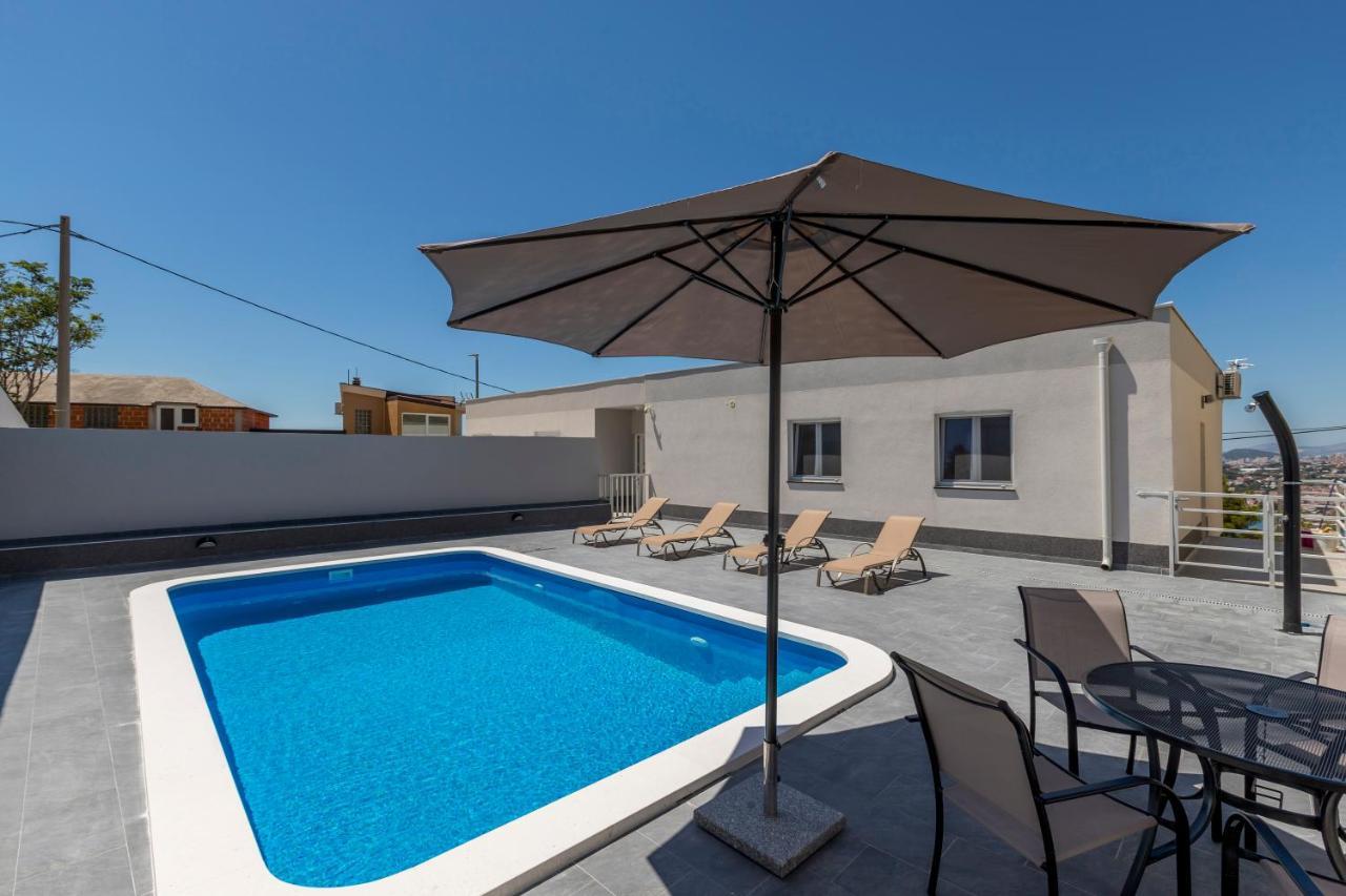 House With Private Pool Magdalena Apartment Podstrana Ngoại thất bức ảnh
